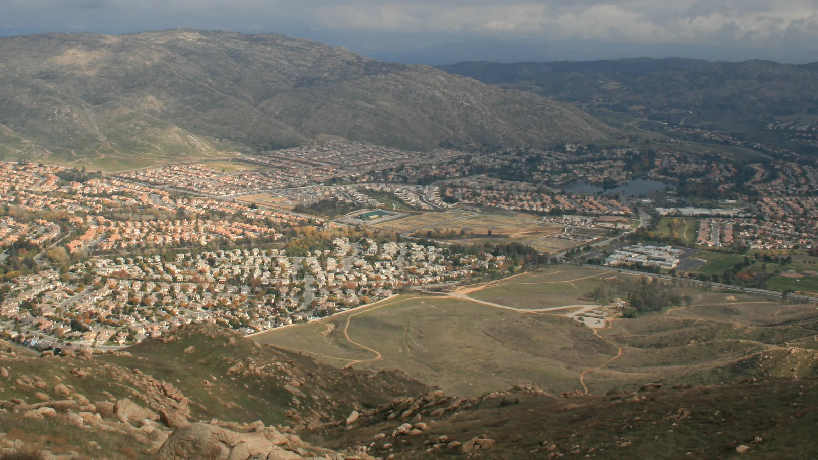 Moreno Valley, CA skyline background